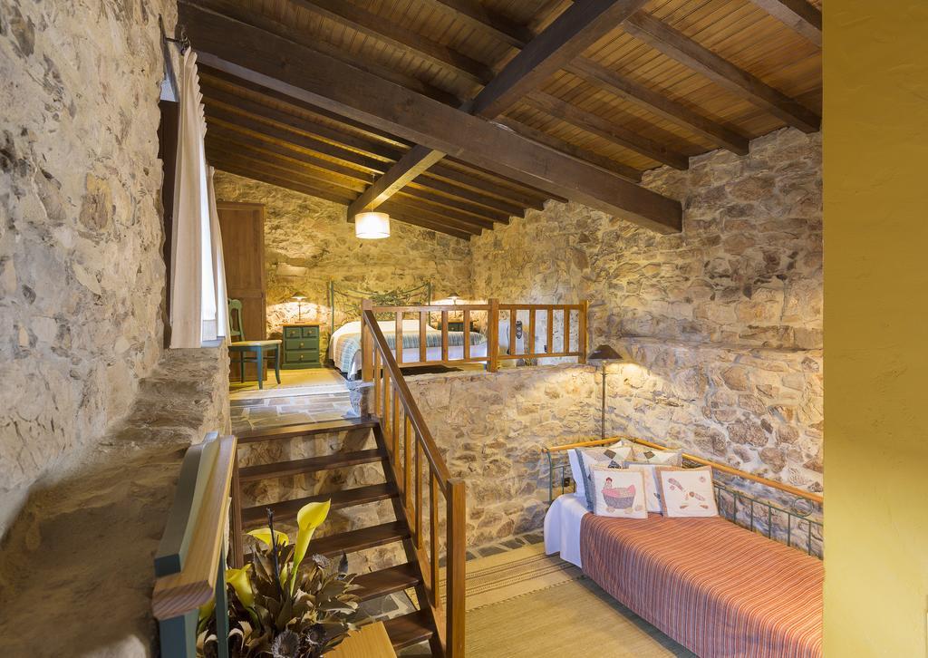 Casa Do Ze Sapateiro Hotel Ferraria de Sao Joao Luaran gambar